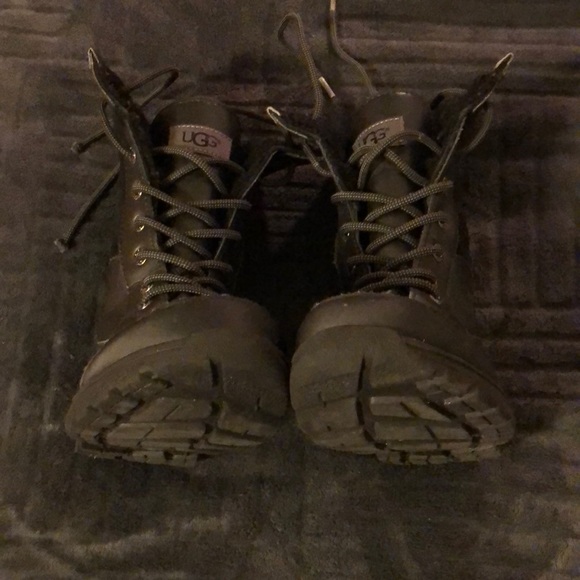 UGGs - Picture 4 of 5